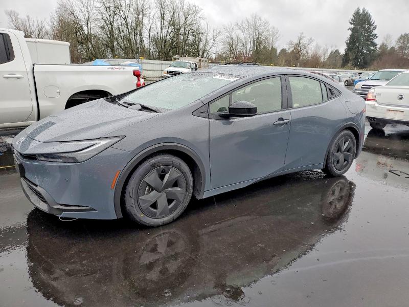 TOYOTA PRIUS LE 2024 with VIN JTDACAAU2R3023195 - Photo from auction