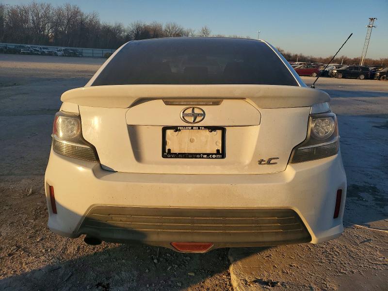 Photo 6 from auction – 2014 TOYOTA SCION TC with VIN JTKJF5C70E3076051
