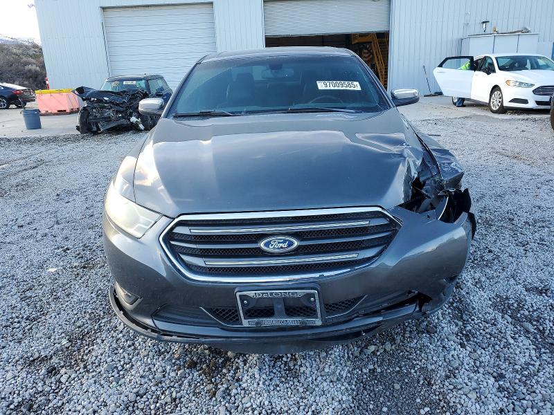 Photo 5 from auction – 2015 FORD TAURUS LIM with VIN 1FAHP2F88FG171169