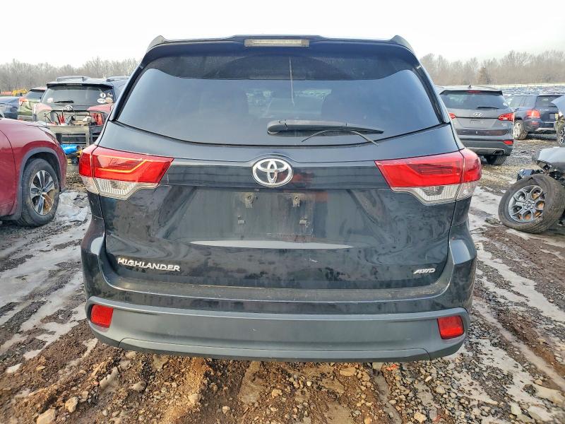 Photo 6 from auction – 2018 TOYOTA HIGHLANDER with VIN 5TDBZRFH1JS905488