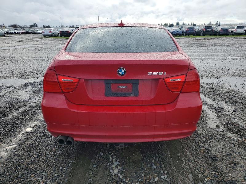 Photo 6 from auction – 2011 BMW 328 I with VIN WBAPH7C52BE850710