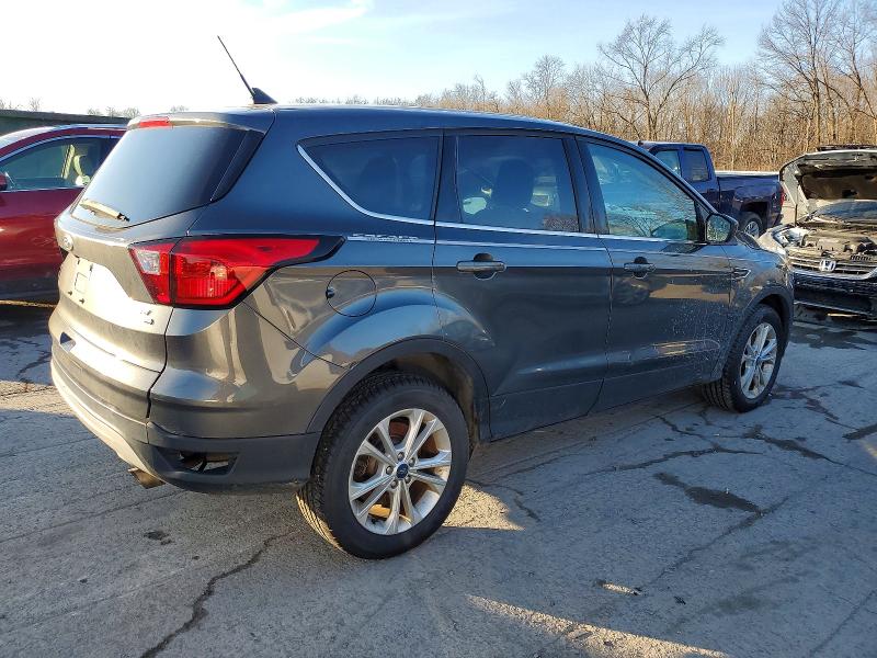 Photo 3 from auction – 2019 FORD ESCAPE with VIN 1FMCU9GD3KUA45343