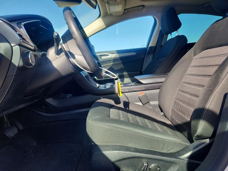 Photo 7 from auction – 2020 FORD FUSION with VIN 3FA6P0LU2LR221226