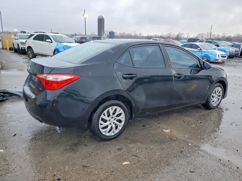 Photo 3 from auction – 2018 TOYOTA COROLLA with VIN 5YFBURHEXJP764818