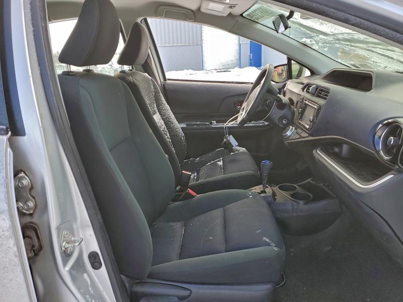 Photo 7 from auction – 2015 TOYOTA PRIUS C with VIN JTDKDTB35F1112429
