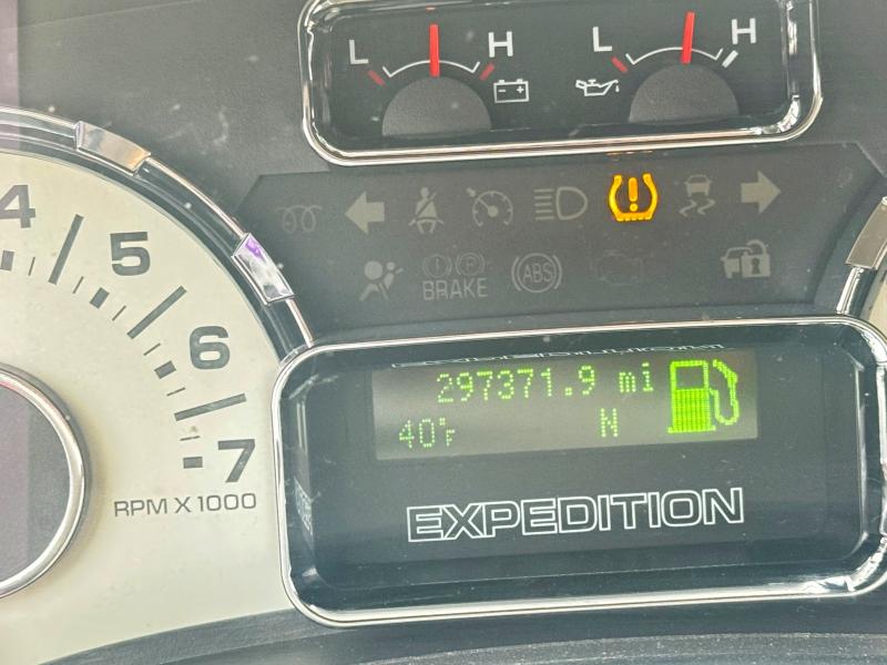 Photo 8 from auction – 2011 FORD EXPEDITION with VIN 1FMJU1J59BEF07862