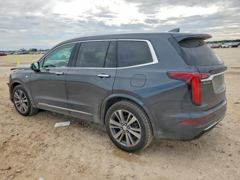 Photo 2 from auction – 2021 CADILLAC XT6 with VIN 1GYKPCRSXMZ227573