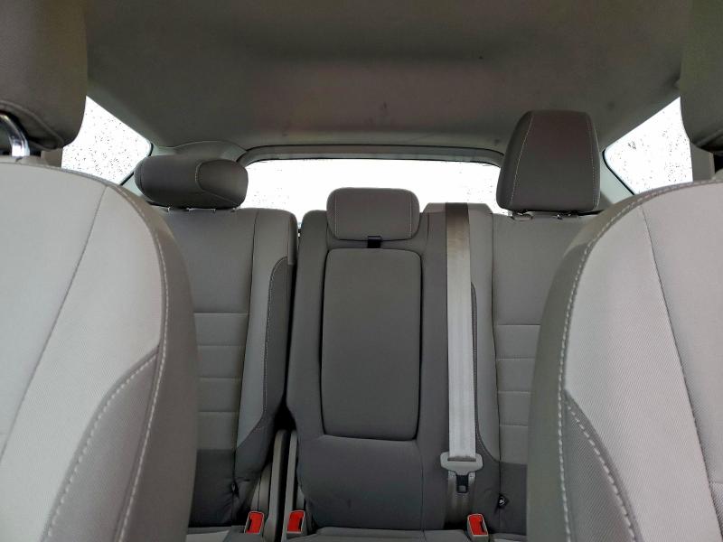 Photo 10 from auction – 2016 FORD ESCAPE SE with VIN 1FMCU9G92GUB98458