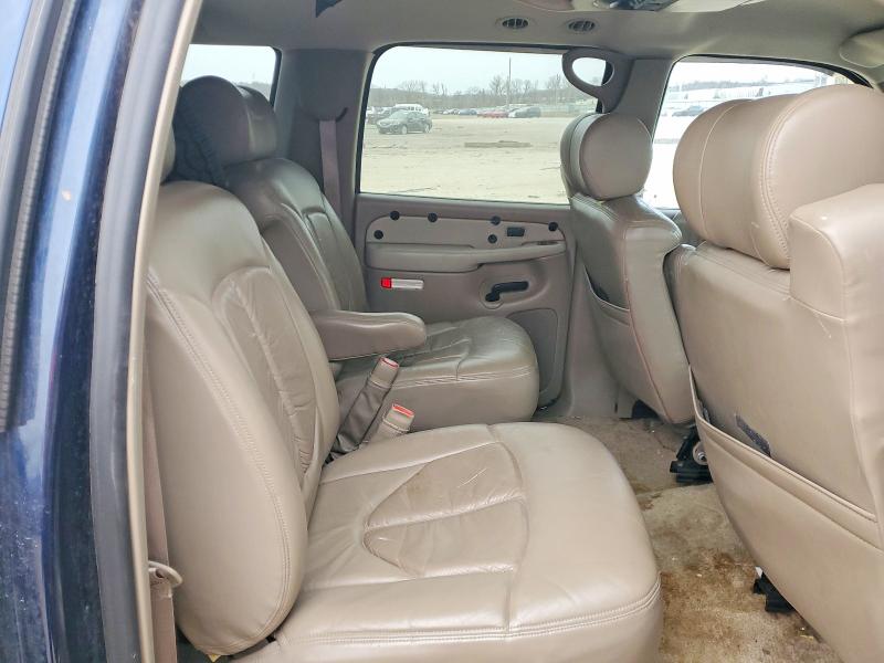 Photo 11 from auction – 2001 CHEVROLET SUBURBAN with VIN 3GNEC16T81G135977