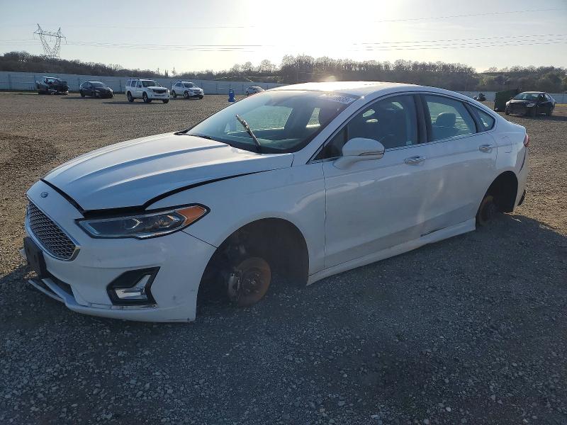 FORD FUSION 2019 with VIN 3FA6P0D9XKR184693 - Photo from auction