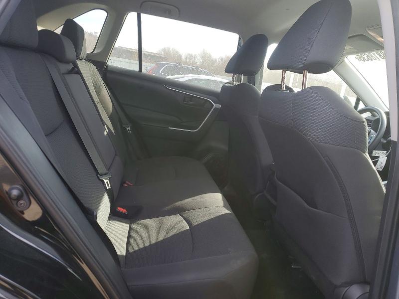 Photo 11 from auction – 2021 TOYOTA RAV4 LE with VIN 2T3F1RFV5MC162238