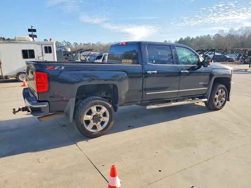 Photo 3 from auction – 2018 CHEVROLET SILVERADO with VIN 1GC1KWEG7JF214523