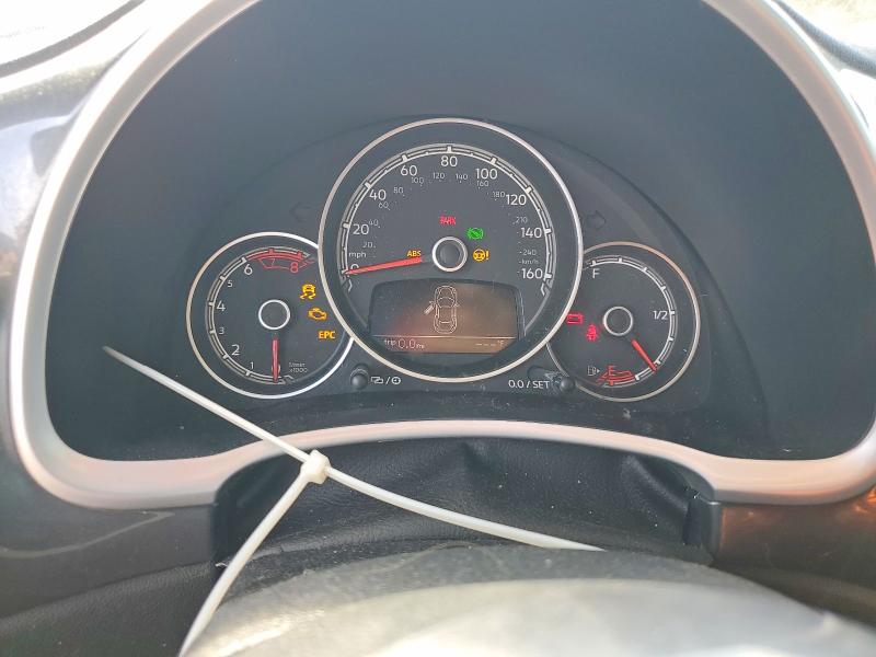 Photo 9 from auction – 2018 VOLKSWAGEN BEETLE S with VIN 3VW5DAAT4JM506368