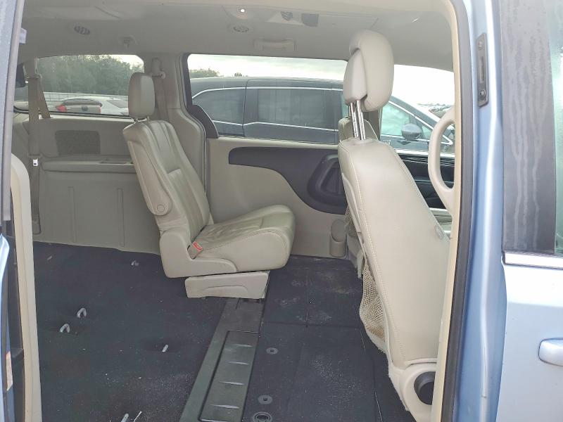 Photo 11 from auction – 2013 CHRYSLER TOWN & COU with VIN 2C4RC1BG3DR743536