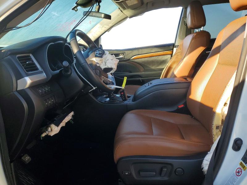 Photo 7 from auction – 2017 TOYOTA HIGHLANDER with VIN 5TDDZRFH4HS447190