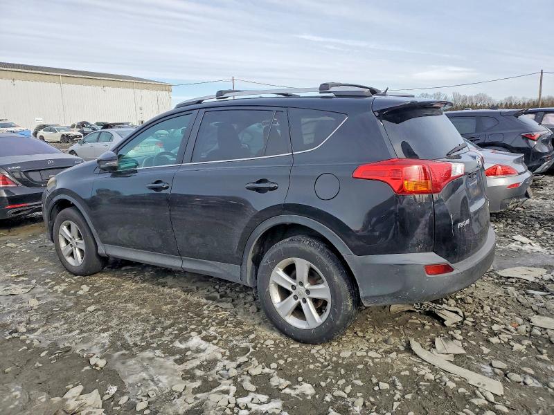 Photo 2 from auction – 2014 TOYOTA RAV4 XLE with VIN 2T3RFREV7EW160264