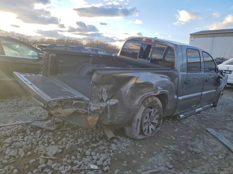 Photo 3 from auction – 2007 MITSUBISHI RAIDER with VIN 1Z7HC28K77S185064