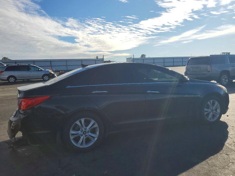 Photo 3 from auction – 2013 HYUNDAI SONATA SE with VIN 5NPEC4AC6DH534643