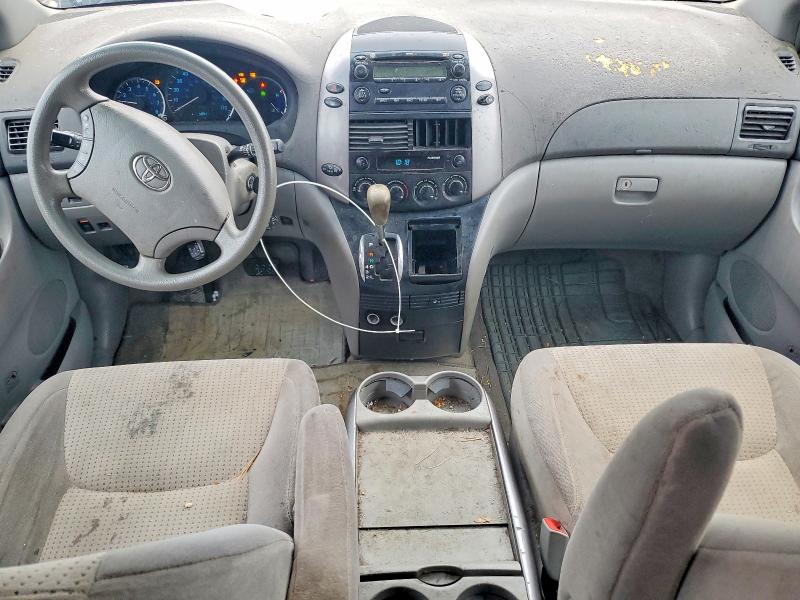 Photo 8 from auction – 2010 TOYOTA SIENNA CE with VIN 5TDKK4CC4AS302972