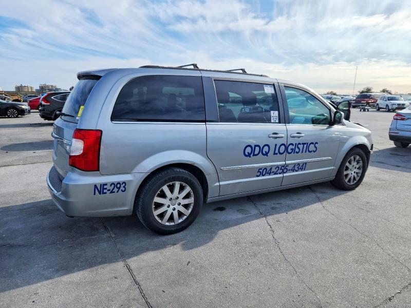 Photo 3 from auction – 2016 CHRYSLER TOWN & COU with VIN 2C4RC1BG7GR295063