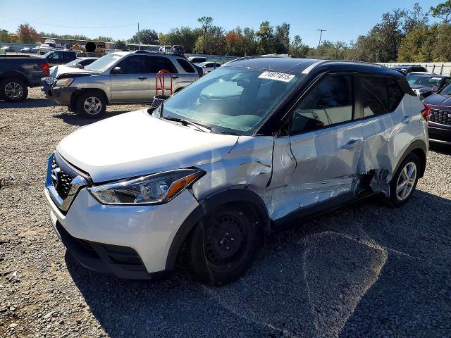 NISSAN KICKS S 2019 with VIN 3N1CP5CUXKL471022 - Photo from auction