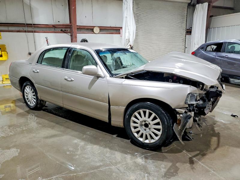 Photo 4 from auction – 2003 LINCOLN TOWN CAR E with VIN 1LNHM81W33Y628791