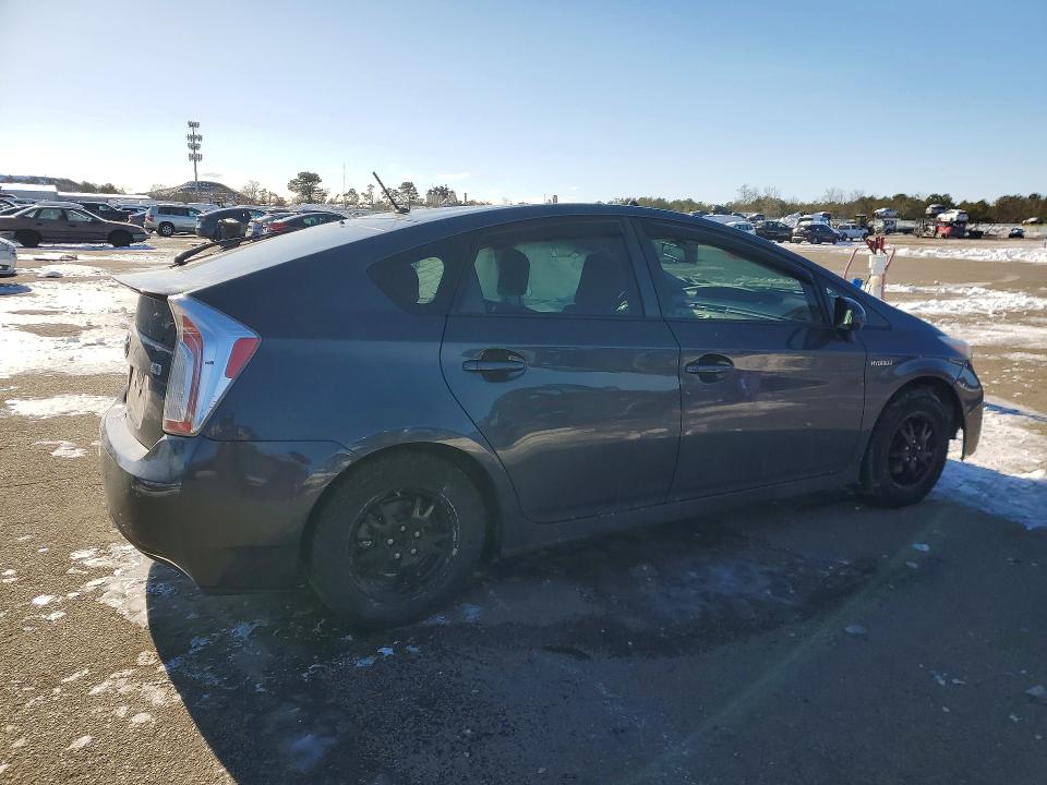 Photo 3 from auction – 2012 TOYOTA PRIUS with VIN JTDKN3DU7C1528013
