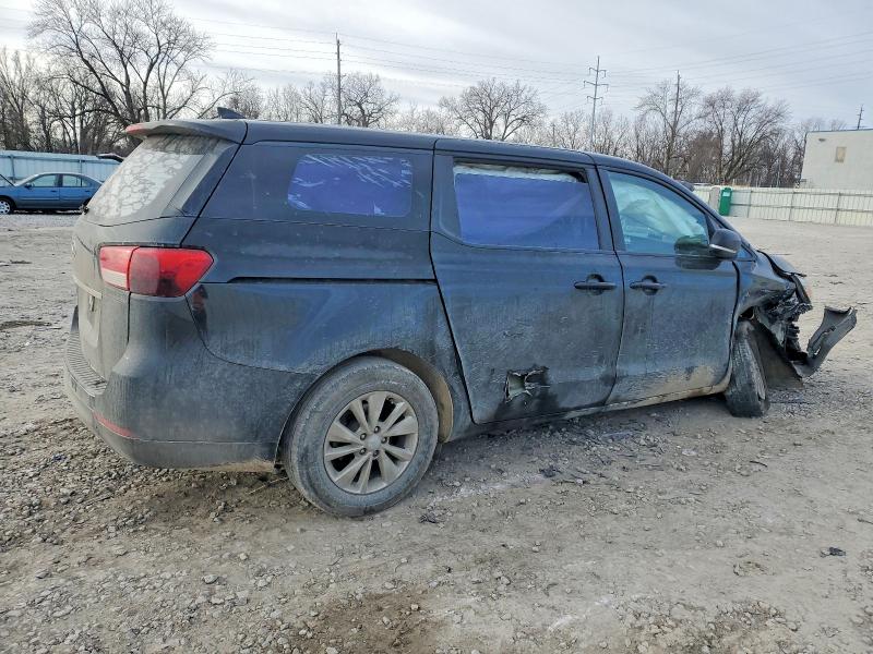 Photo 3 from auction – 2016 KIA SEDONA with VIN KNDMA5C10G6124602