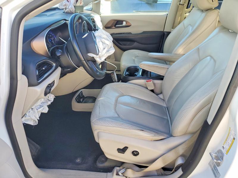 Photo 7 from auction – 2017 CHRYSLER PACIFICA T with VIN 2C4RC1BG5HR533560
