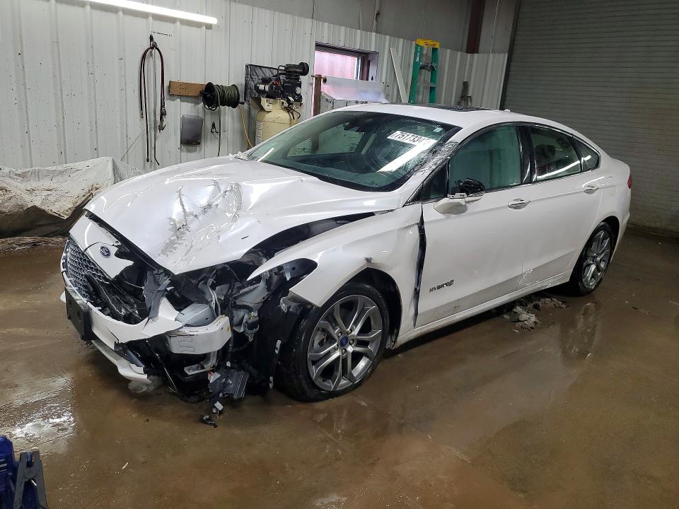 FORD FUSION 2019 with VIN 3FA6P0RU4KR119366 - Photo from auction