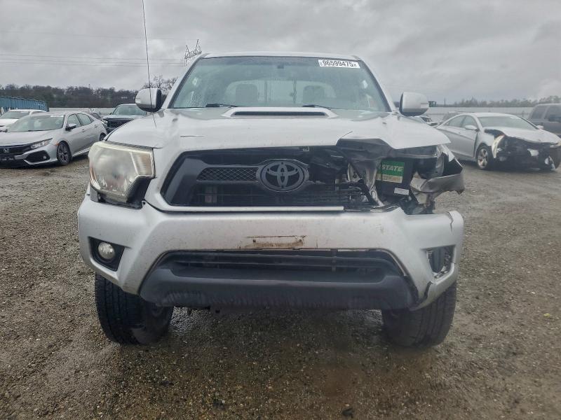 Photo 5 from auction – 2013 TOYOTA TACOMA DOU with VIN 3TMLU4EN5DM123003