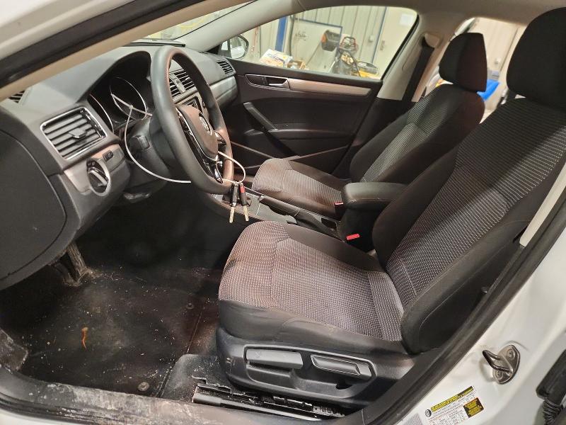 Photo 7 from auction – 2017 VOLKSWAGEN PASSAT with VIN 1VWAT7A38HC003264
