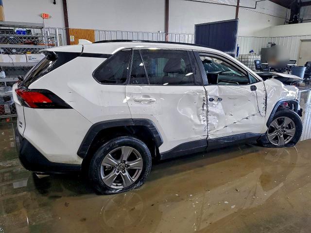 Photo 3 from auction – 2024 TOYOTA RAV4 XLE with VIN 2T3P1RFV4RC395930