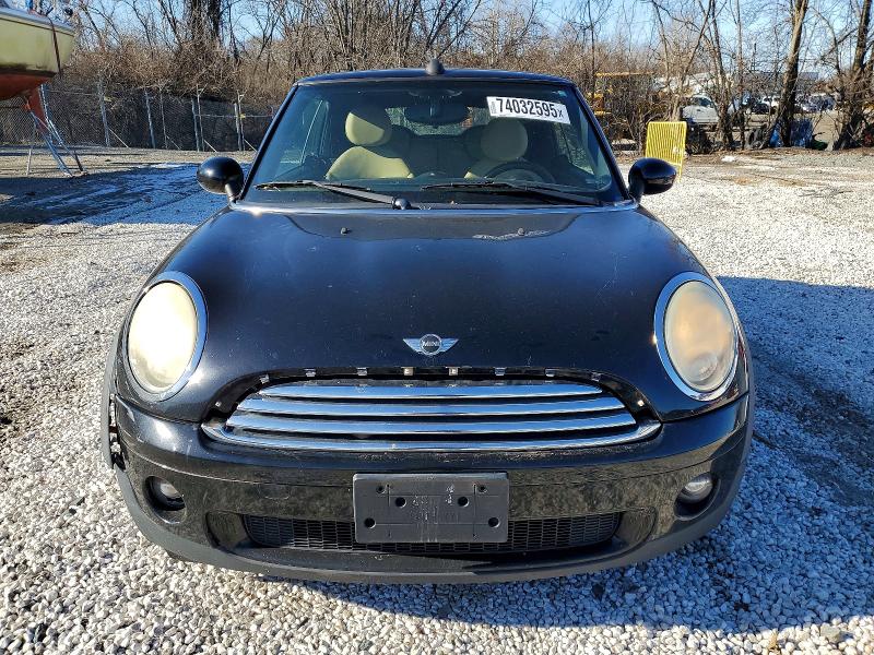 Photo 5 from auction – 2009 MINI COOPER with VIN WMWMR33579TU96374