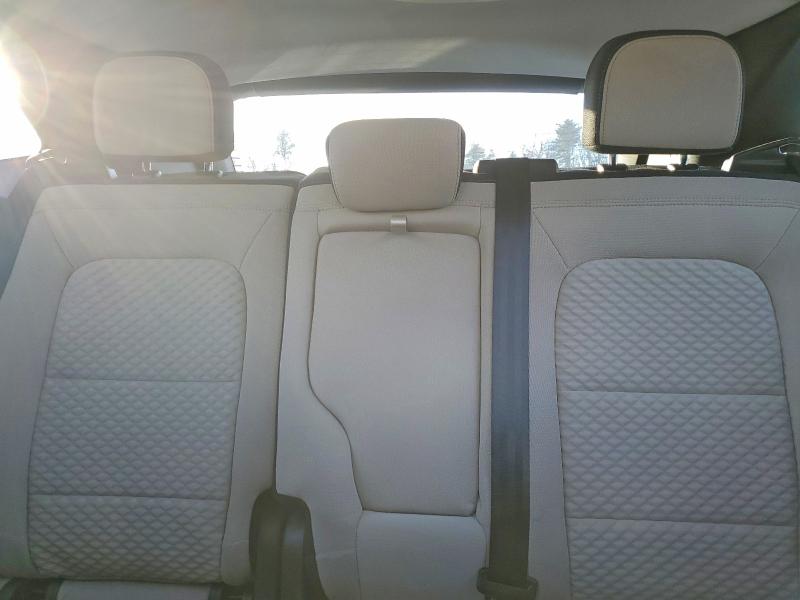 Photo 10 from auction – 2021 FORD ESCAPE SE with VIN 1FMCU9BZ4MUA30176