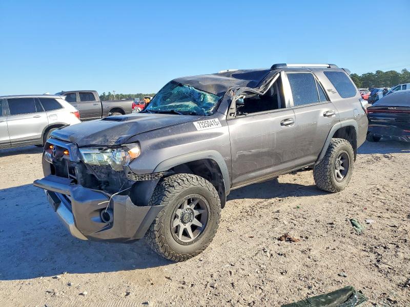 TOYOTA 4RUNNER SR 2018 with VIN JTEBU5JR8J5484961 - Photo from auction