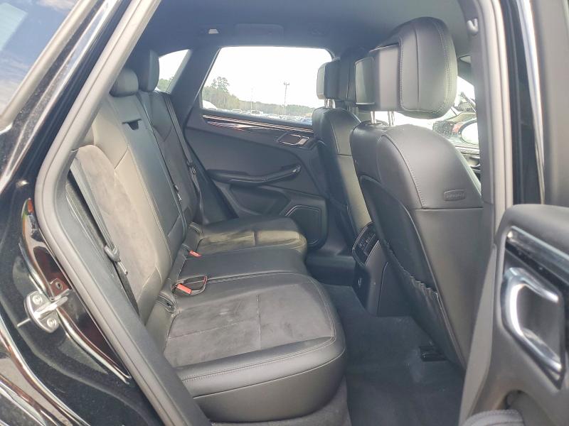 Photo 11 from auction – 2019 PORSCHE MACAN with VIN WP1AA2A54KLB06300