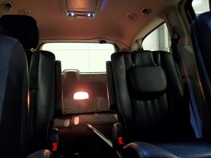 Photo 10 from auction – 2014 CHRYSLER TOWN & COU with VIN 2C4RC1BG1ER217729