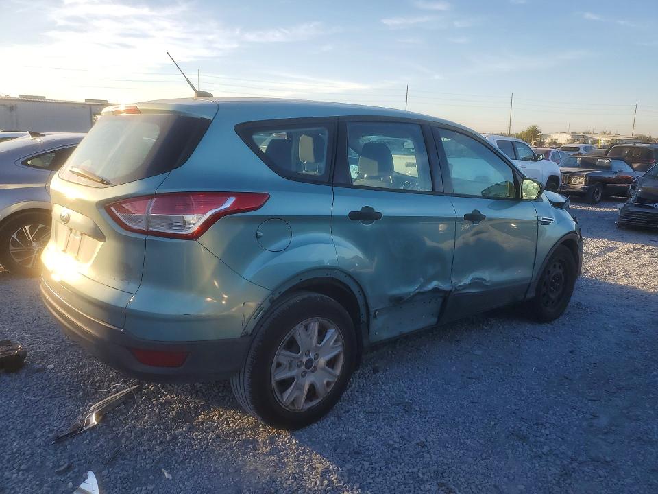 Photo 3 from auction – 2013 FORD ESCAPE S with VIN 1FMCU0F75DUD50692