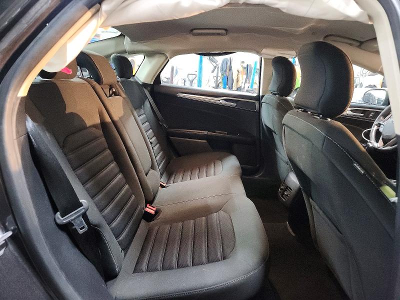 Photo 10 from auction – 2018 FORD FUSION with VIN 3FA6P0LU1JR272584