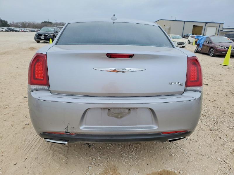 Photo 6 from auction – 2016 CHRYSLER 300 S with VIN 2C3CCABG2GH229875
