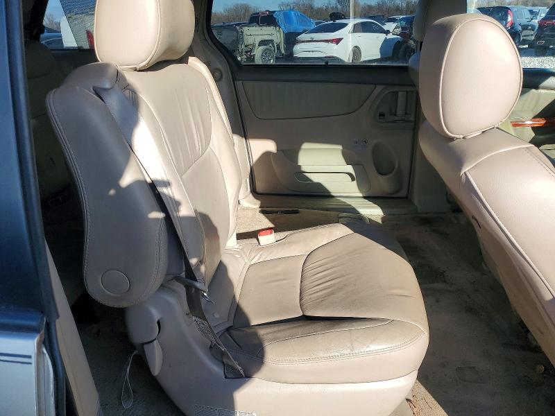 Photo 11 from auction – 2008 TOYOTA SIENNA XLE with VIN 5TDZK22C18S201368