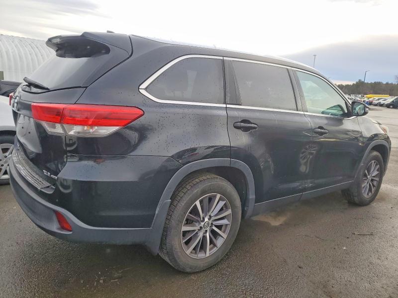 Photo 3 from auction – 2019 TOYOTA HIGHLANDER with VIN 5TDJZRFH3KS603150