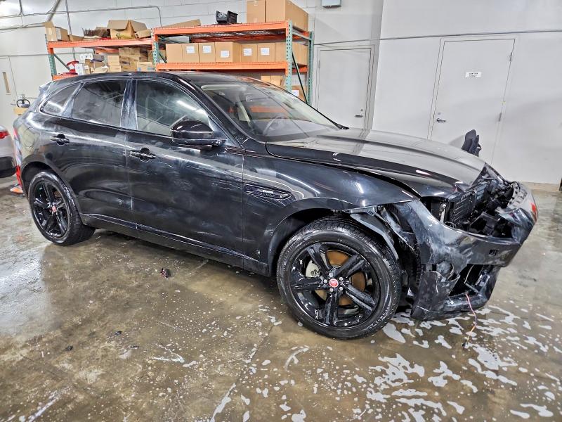 Photo 4 from auction – 2017 JAGUAR F-PACE with VIN SADCL2BV1HA897428