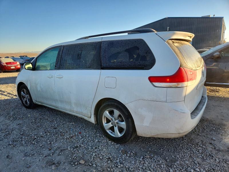 Photo 2 from auction – 2013 TOYOTA SIENNA LE with VIN 5TDKK3DC5DS341342