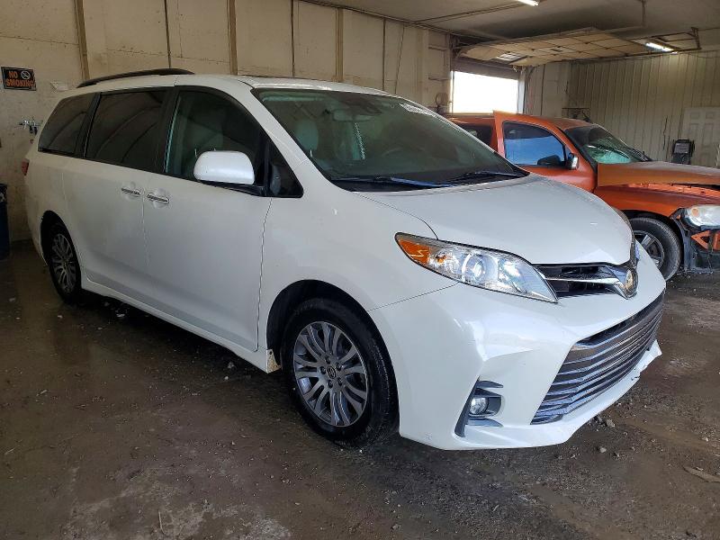 Photo 4 from auction – 2020 TOYOTA SIENNA XLE with VIN 5TDYZ3DC4LS078099