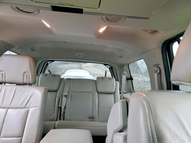 Photo 10 from auction – 2010 LINCOLN NAVIGATOR with VIN 5LMJJ2J59AEJ05592