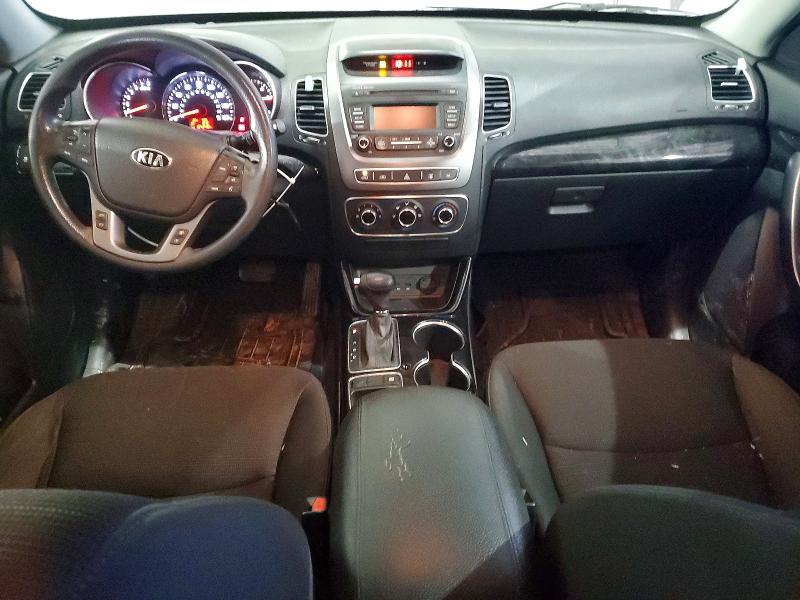 Photo 8 from auction – 2015 KIA SORENTO LX with VIN 5XYKTDA72FG636022