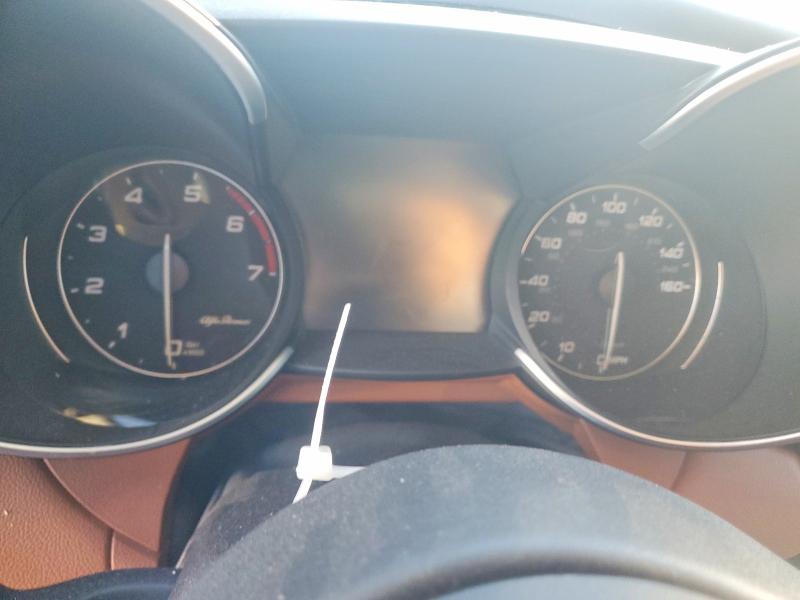 Photo 9 from auction – 2018 ALFA ROMEO GIULIA with VIN ZARFAECN4J7565376