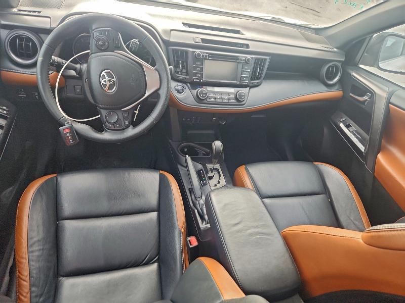 Photo 8 from auction – 2017 TOYOTA RAV4 SE with VIN 2T3NFREV5HW377718